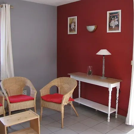 펜션 Modern Holiday Home In Stoumont With Sauna